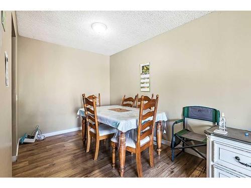 616 Marlborough Way Ne, Calgary, AB - Indoor Photo Showing Dining Room