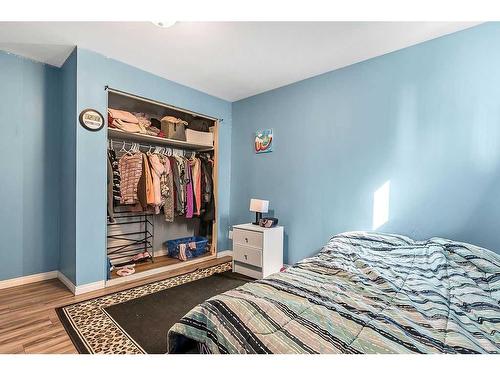 616 Marlborough Way Ne, Calgary, AB - Indoor Photo Showing Bedroom