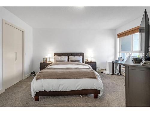 418-35 Richard Court Sw, Calgary, AB - Indoor Photo Showing Bedroom