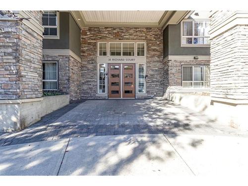 418-35 Richard Court Sw, Calgary, AB - Outdoor