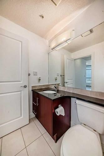 1405-55 Spruce Place Sw, Calgary, AB - Indoor Photo Showing Bathroom