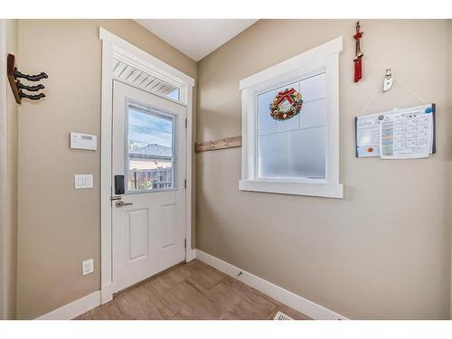 1620 17 Avenue Nw, Calgary, AB - Indoor Photo Showing Other Room