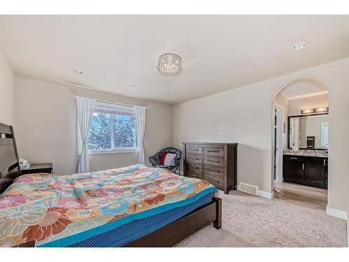 1620 17 Avenue Nw, Calgary, AB - Indoor Photo Showing Bedroom