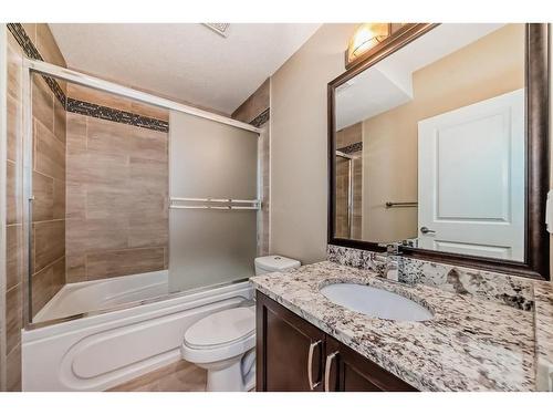 1620 17 Avenue Nw, Calgary, AB - Indoor Photo Showing Bathroom