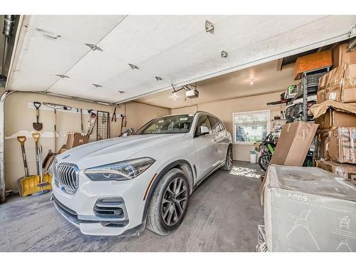 1620 17 Avenue Nw, Calgary, AB - Indoor Photo Showing Garage