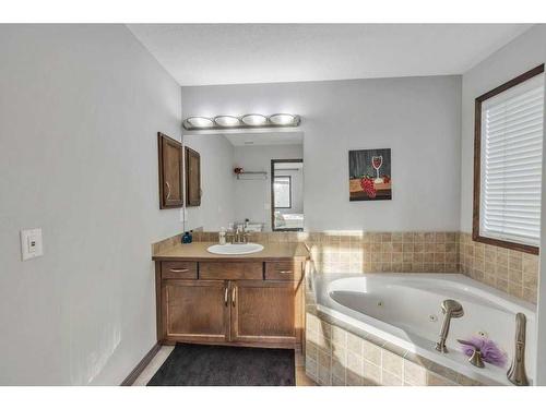 105 Aspenmere Place, Chestermere, AB - Indoor Photo Showing Bathroom