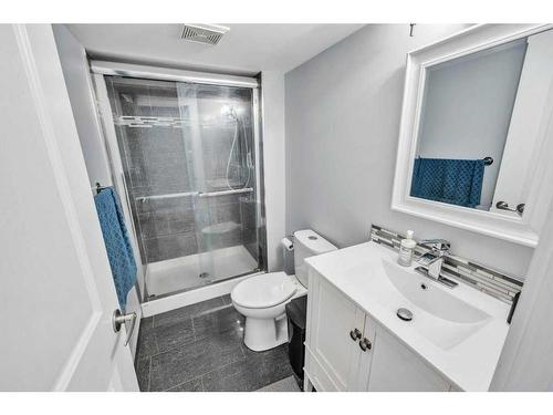 105 Aspenmere Place, Chestermere, AB - Indoor Photo Showing Bathroom