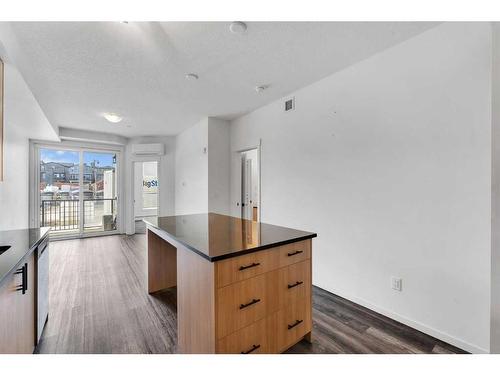 6102-15 Sage Meadows Landing Nw, Calgary, AB - Indoor Photo Showing Kitchen