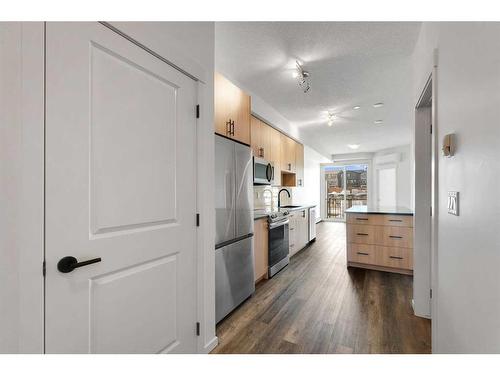 6102-15 Sage Meadows Landing Nw, Calgary, AB - Indoor Photo Showing Kitchen With Stainless Steel Kitchen