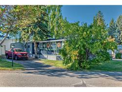 1-3223 83 Street NW Calgary, AB T3B 5M7