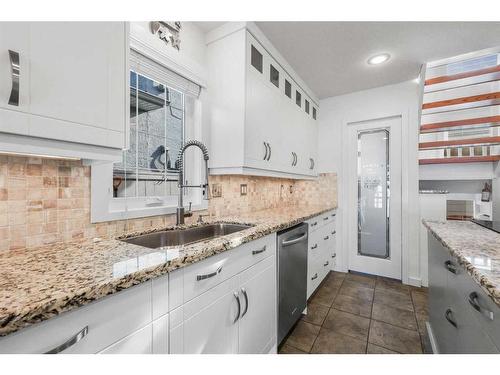 765 East Chestermere Drive, Chestermere, AB - Indoor Photo Showing Kitchen With Upgraded Kitchen