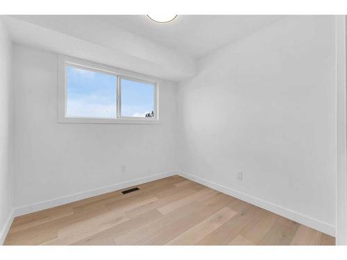 3-4531 7 Avenue Se, Calgary, AB - Indoor Photo Showing Other Room