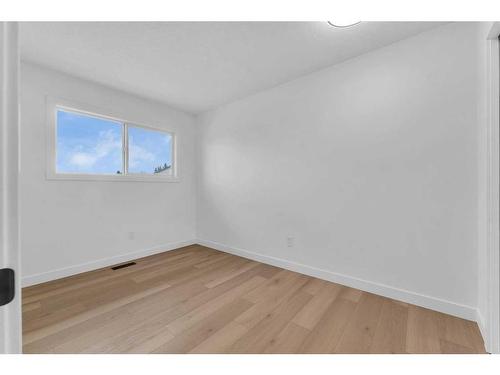 3-4531 7 Avenue Se, Calgary, AB - Indoor Photo Showing Other Room