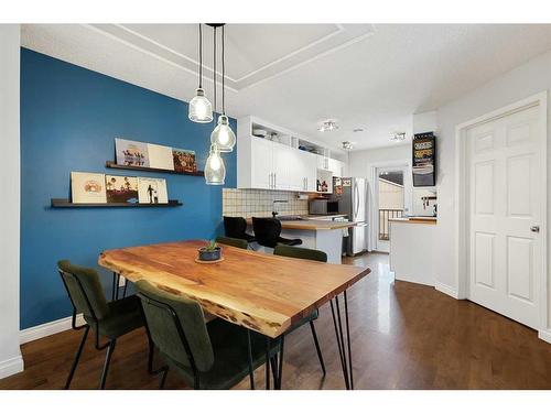 42 Inglewood Point Se, Calgary, AB - Indoor Photo Showing Dining Room