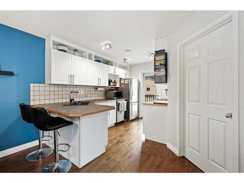 42 Inglewood Point Se, Calgary, AB - Indoor Photo Showing Kitchen