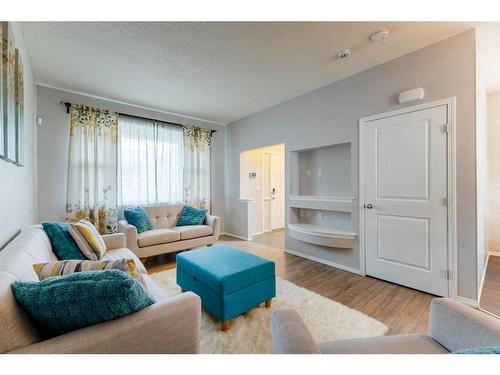 27 Nolanfield Terrace Nw, Calgary, AB - Indoor Photo Showing Living Room