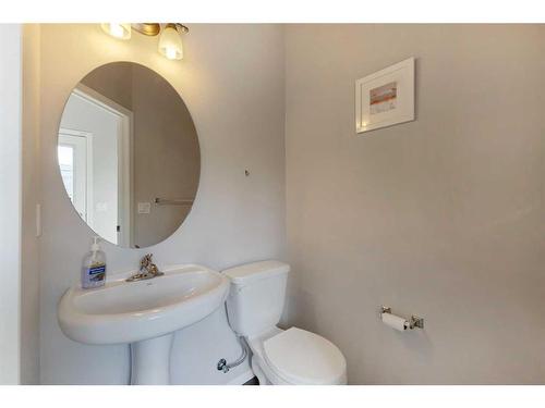 27 Nolanfield Terrace Nw, Calgary, AB - Indoor Photo Showing Bathroom