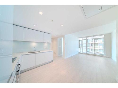 2305-1188 3 Street Se, Calgary, AB - Indoor Photo Showing Kitchen