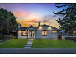 3244 Barr Road NW Calgary, AB T2L 1M8