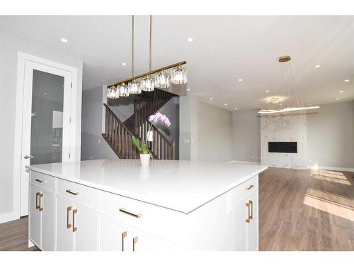 114 Carringford Close, Calgary, AB - Indoor Photo Showing Kitchen