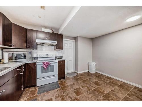 363 Taracove Estate Drive Ne, Calgary, AB - Indoor Photo Showing Kitchen