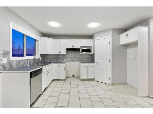 68 Bridlewood Crescent Sw, Calgary, AB - Indoor Photo Showing Kitchen