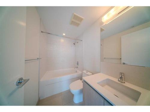 3004-1188 3 Street Se, Calgary, AB - Indoor Photo Showing Bathroom