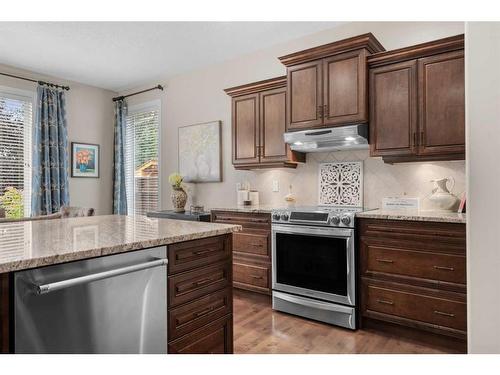 128 Elgin Estates Hill Se, Calgary, AB - Indoor Photo Showing Kitchen