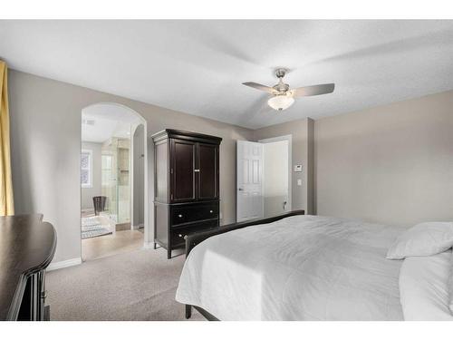 128 Elgin Estates Hill Se, Calgary, AB - Indoor Photo Showing Bedroom