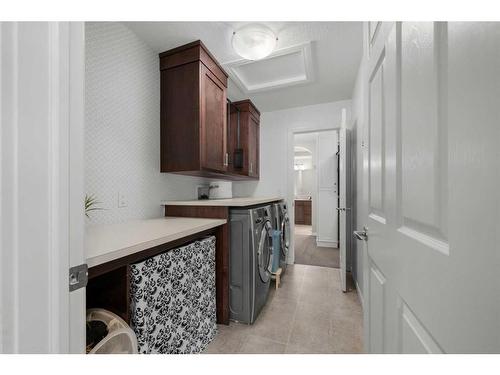 128 Elgin Estates Hill Se, Calgary, AB - Indoor Photo Showing Laundry Room