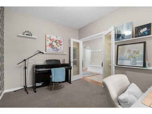 128 Elgin Estates Hill Se, Calgary, AB - Indoor Photo Showing Other Room