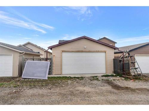 100 Martinvalley Crescent Ne, Calgary, AB - Outdoor