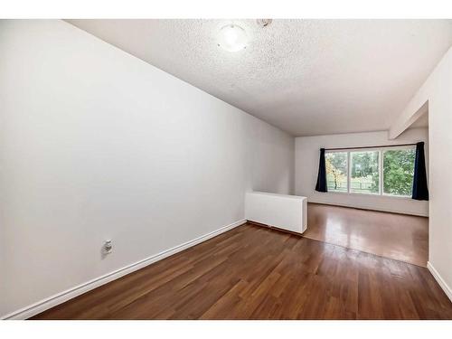 6303 Penbrooke Drive Se, Calgary, AB - Indoor Photo Showing Other Room