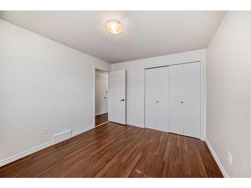 6303 Penbrooke Drive Se, Calgary, AB - Indoor Photo Showing Other Room