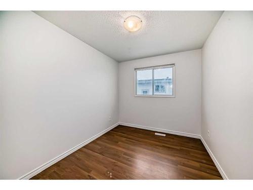 6303 Penbrooke Drive Se, Calgary, AB - Indoor Photo Showing Other Room