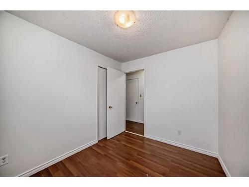 6303 Penbrooke Drive Se, Calgary, AB - Indoor Photo Showing Other Room