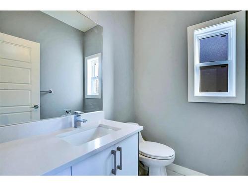 2034 38 Street Se, Calgary, AB - Indoor Photo Showing Bathroom