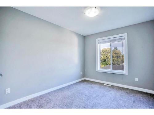 2034 38 Street Se, Calgary, AB - Indoor Photo Showing Other Room