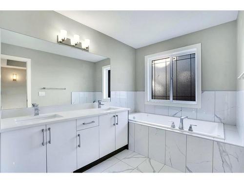 2034 38 Street Se, Calgary, AB - Indoor Photo Showing Bathroom