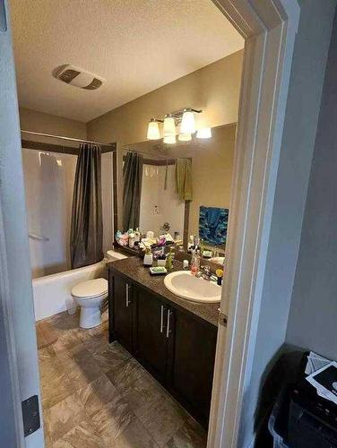 431 Redstone View Ne, Calgary, AB - Indoor Photo Showing Bathroom