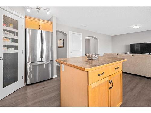 303 Sagewood Landing Sw, Airdrie, AB - Indoor Photo Showing Kitchen