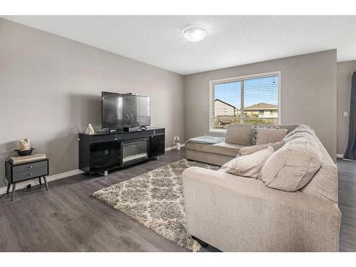 303 Sagewood Landing Sw, Airdrie, AB - Indoor Photo Showing Living Room