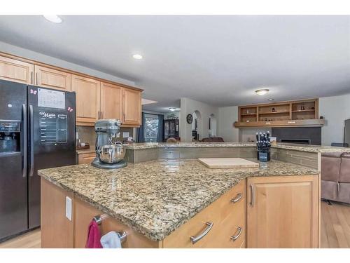 104 Panamount Manor Nw, Calgary, AB - Indoor Photo Showing Kitchen