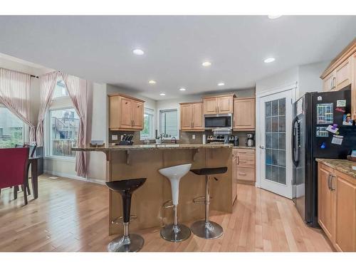 104 Panamount Manor Nw, Calgary, AB - Indoor Photo Showing Kitchen