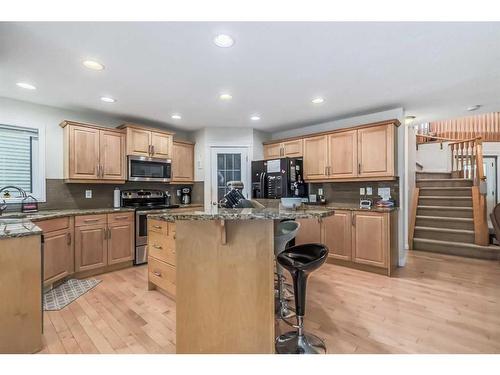 104 Panamount Manor Nw, Calgary, AB - Indoor Photo Showing Kitchen