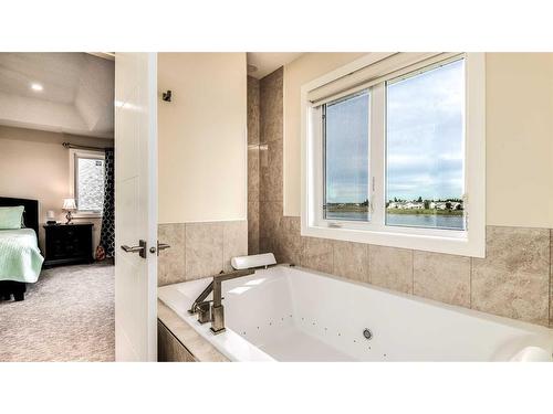 43 Lakes Estates Circle, Strathmore, AB - Indoor Photo Showing Bathroom