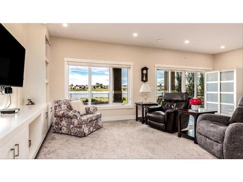 43 Lakes Estates Circle, Strathmore, AB - Indoor Photo Showing Living Room