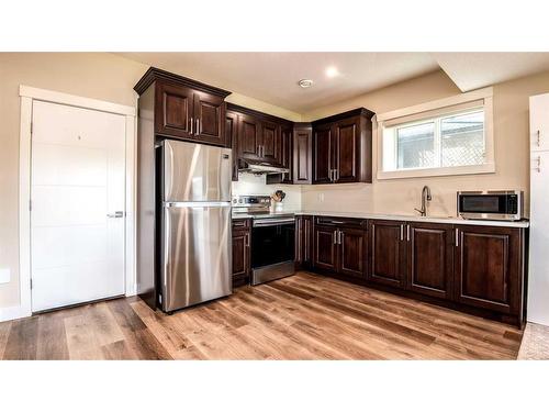 43 Lakes Estates Circle, Strathmore, AB - Indoor Photo Showing Kitchen