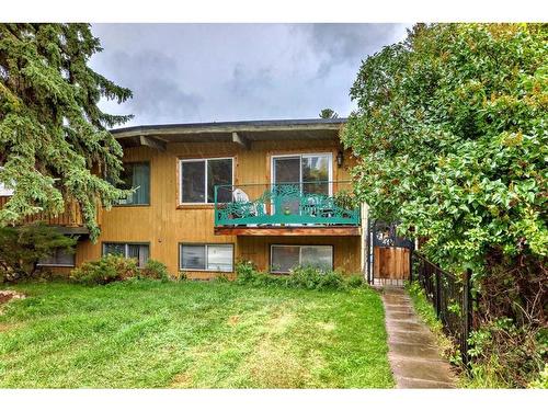 7918 33 Avenue Nw, Calgary, AB - Outdoor