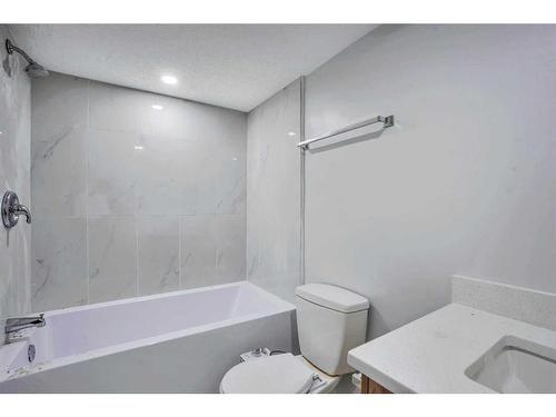 59 Whitehaven Road Ne, Calgary, AB - Indoor Photo Showing Bathroom